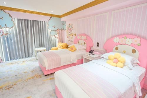 room detail thumbnail 2