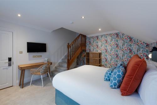 Superior King with Bath room in The Clarence Boutique Rooms