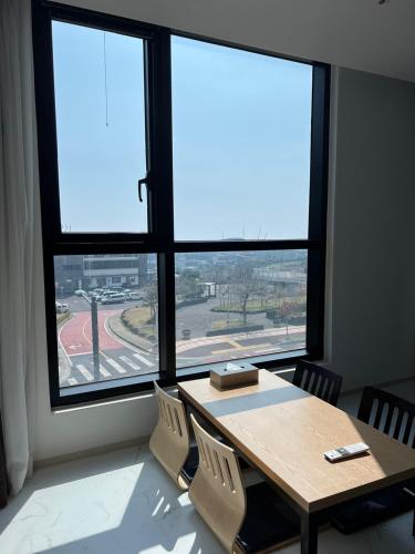 Jeju Pureun Hotel  near Wisse-jogeun-Oreum