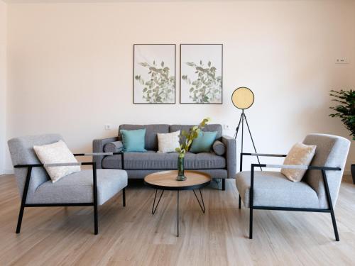 Shared lounge/TV area, Limehome Barcelona Carrer de Besalu 82 in Sant Martí