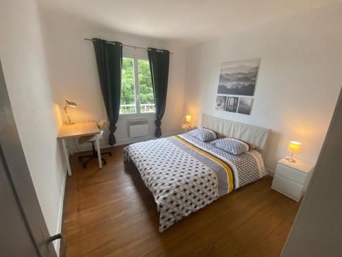 B&B Saint-Gaudens - Fabuleux T3 de 85 m2, situé au calme avec grand parking gratuit privé ,Fibre wifi - Bed and Breakfast Saint-Gaudens