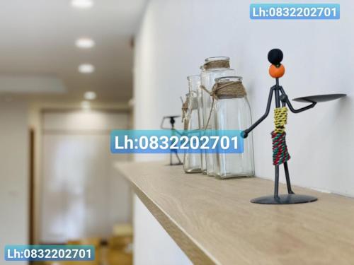 One-Bedroom Apartment image 6