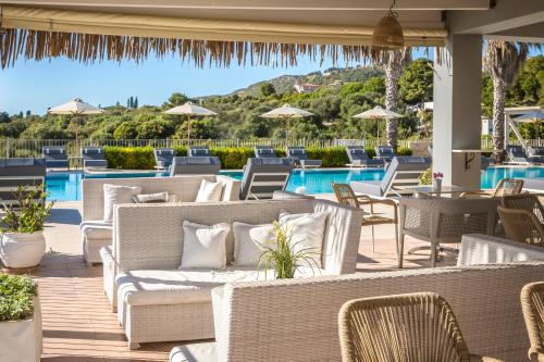 Bar/lounge, ASTRA Village Resort in Livathou