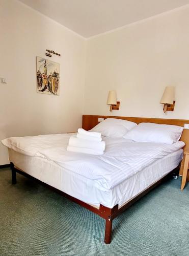 2 twin beds