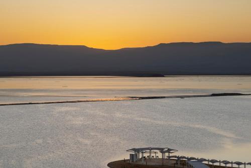 חוף ים, מלון הרברט סמואל הוד ים המלח (Herbert Samuel Hod Dead Sea Hotel) in ים המלח