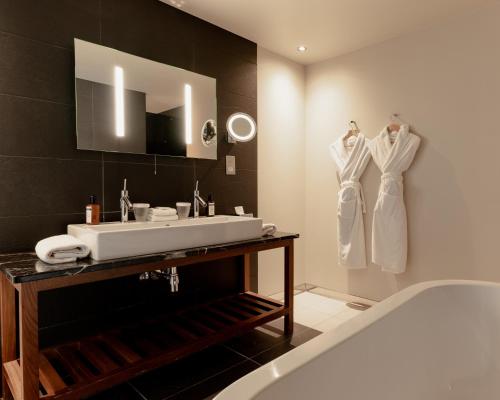Well-appointed bathrooms