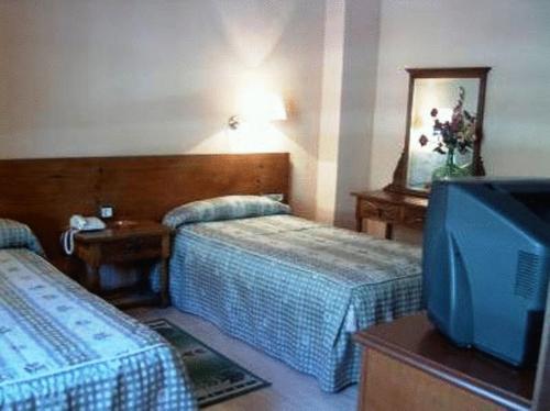 2 twin beds