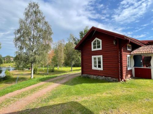 . Dalastuga med tillgång till badplats