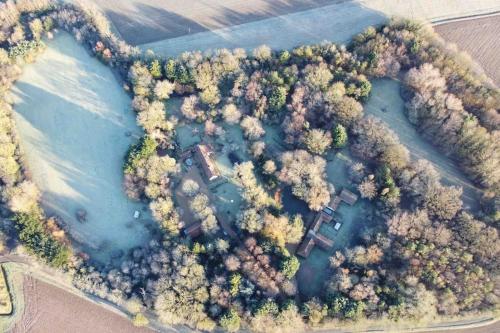 Ümbrus, The Hive - beautiful studio with amazing hot tub in Cratfield