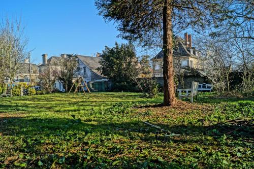 Сад, Normand'Histoire Chambres d'Hôtes (Normand'Histoire Chambres d'Hotes) in Isigny-sur-Mer