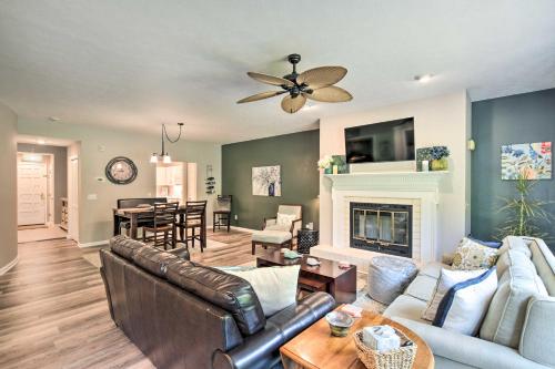 Lake Keowee Condo with Community Pool and Marina! in Salem, USA