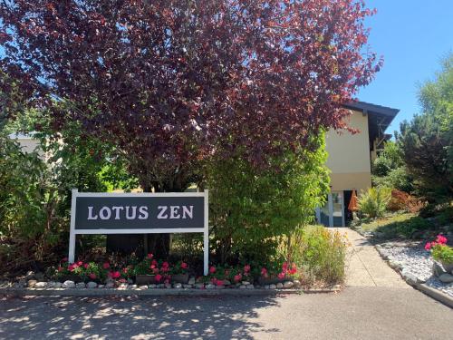 Le lotus zen in Froideville, Schweiz