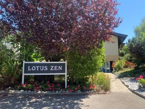 Le lotus zen in Froideville, Schweiz