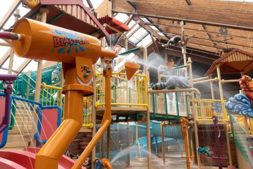 Six Flags Great Escape Lodge & Indoor Waterpark