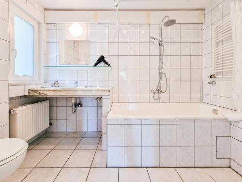 RAJ Living - 3 Room Apartments with Garden - 20 Min Messe DUS & Airport DUS