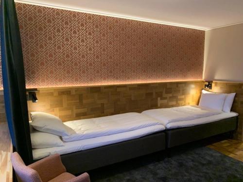 2 twin beds