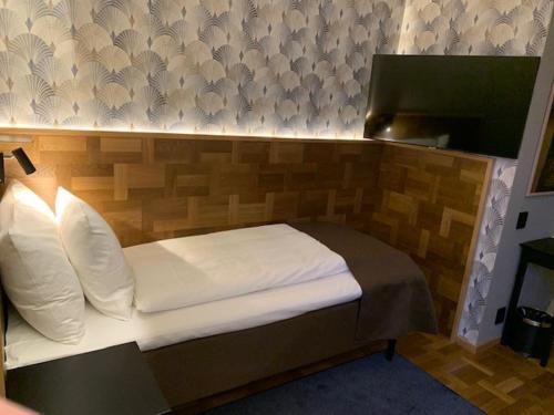 2 twin beds