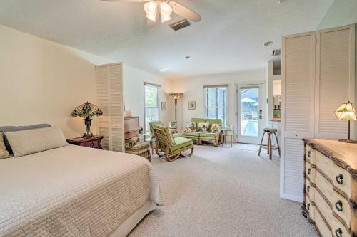 Charming Sarasota Studio with Pool Near Siesta Beach! - image 12