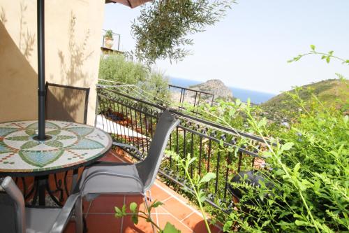 Studio (2 Adults) with Sea View image 8