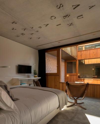 1 queen bed