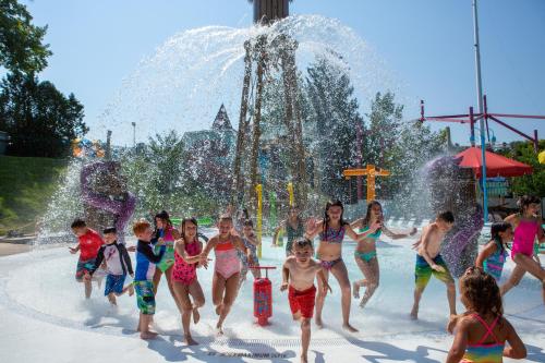 Six Flags Great Escape Lodge & Indoor Waterpark