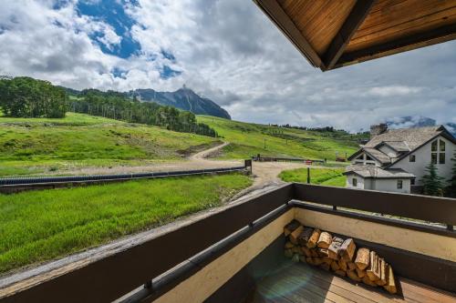 3Br Unit Sleeps 8 With Amazing Views at Base - No CF - Apartment - Crested Butte