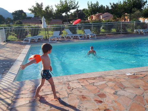 Villa Climatisee 4-6 Pers Avec Piscine, Terrasse & Jardin - 2 Min Plage - Corsica