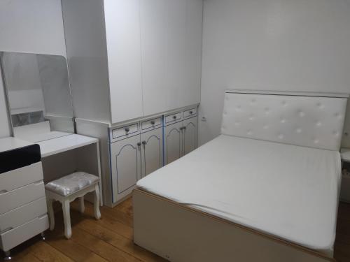 Chambre privée à Bobigny -salle de bain et toilettes sont commune, -pas de cuisine - Pension de famille - Bobigny