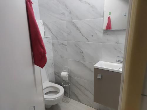 Chambre privée à Bobigny -Salle de bain et toilettes communes, pas de cuisine, check-in après 19h (Chambre privee a Bobigny -Salle de bain et toilettes communes, pas de cuisine, check-in apres 19h) in Bobigny