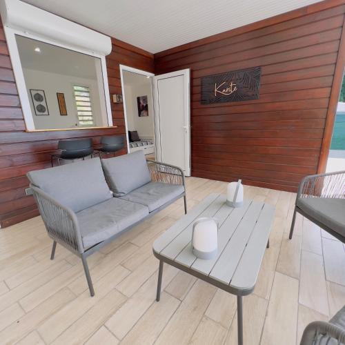 Kitchen, Les Vanniers: Papaye - KARITE in Baie-Mahault