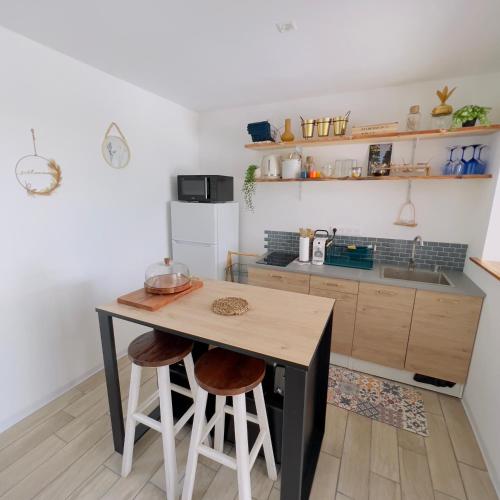 Facilities, Les Vanniers: Papaye - KARITE in Baie-Mahault