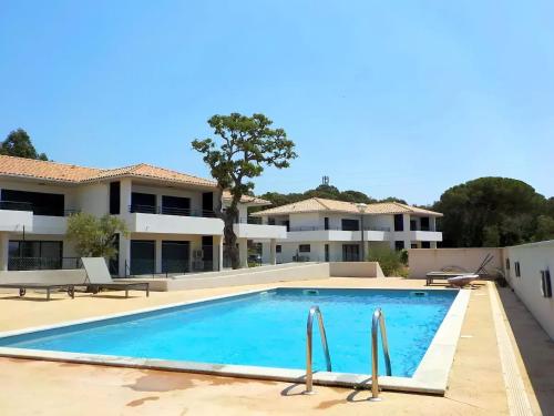 A SUARA- CORSE- APPARTEMENT 2 chambres 5 à 7 pers, jardin et piscine