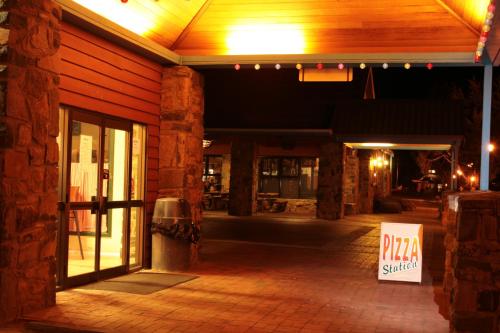 مدخل, فندق ذا ستيشن (The Station Hotel) in جندبيني