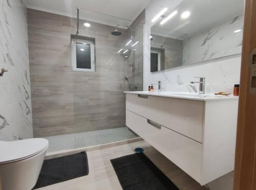 2 bedrooms, 4 beds