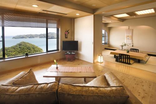 room detail thumbnail 1