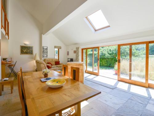 The Old Parlour Sampford Courtenay - image 10