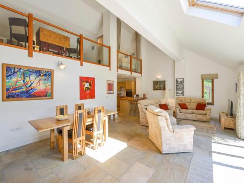 The Old Parlour Sampford Courtenay - image 2