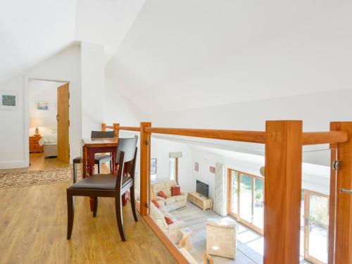 The Old Parlour Sampford Courtenay - image 8