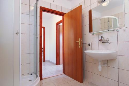 Apartment Pag 4119c - image 7