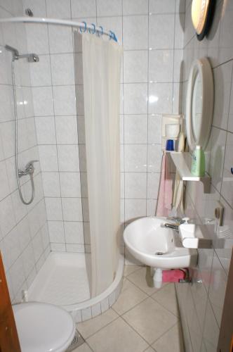 Apartments by the sea Mudri Dolac Hvar - 4042 - image 4