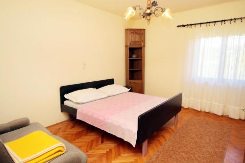 Apartment Sucuraj 4029e - image 5