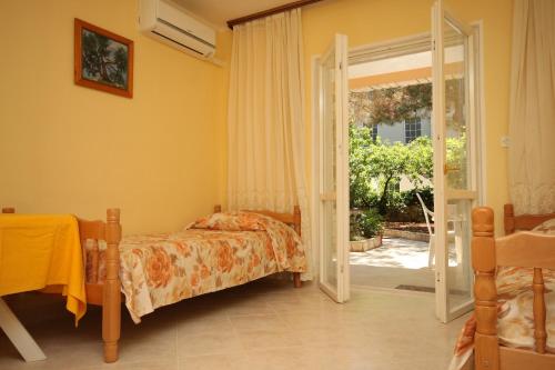 One-Bedroom Apartment with Terrace room in Apartments by the sea Novalja Pag - 4124
