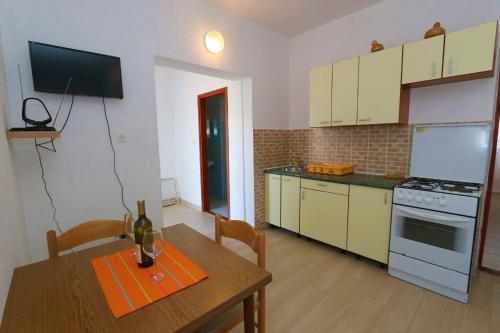 Apartment Kustici 4086d - image 12