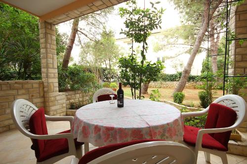 One-Bedroom Apartment with Terrace image 9