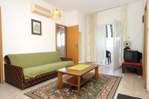 Apartments by the sea Preko Ugljan - 3489 - image 4