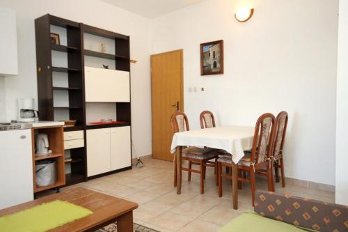 Apartments by the sea Preko Ugljan - 3489 - image 11
