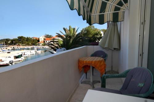 Apartments by the sea Preko Ugljan - 3489 - image 7