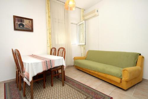 Apartments by the sea Preko Ugljan - 3489 - image 9