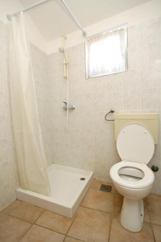 Apartments by the sea Preko Ugljan - 3489 - image 3