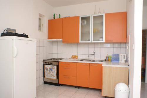 Apartments with a parking space Primosten - 4268 - image 10